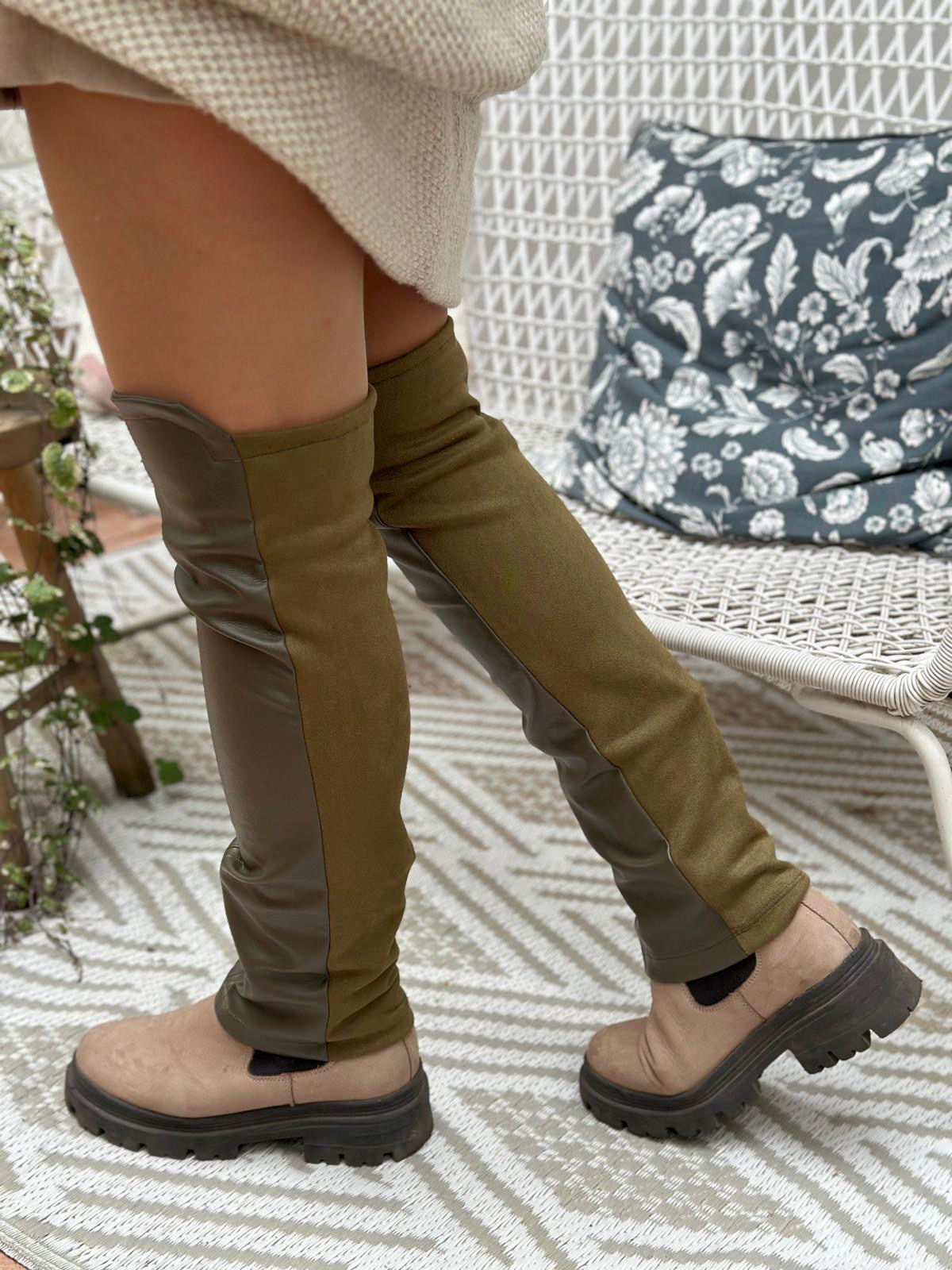 Combi - Elegantní pružné návleky z vegan kůže a semiše - Emerald garden