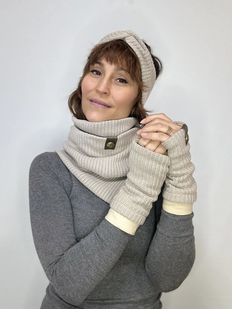Boho pletené návleky na ruce - Cappuccino
