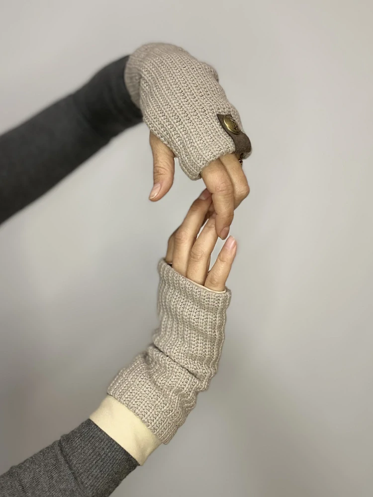 Boho pletené návleky na ruce - Cappuccino